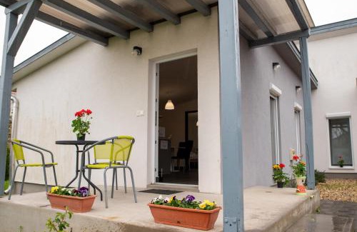 Tiszafured Apartment | Szomszéd Apartmanok