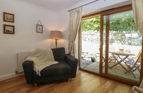 Llanddaniel Fab House | Tŷ Gareg