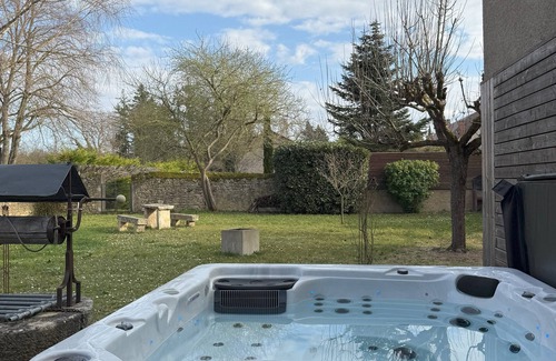 Meillant House | T'M3L, family home near the castle with large garden and Spa option