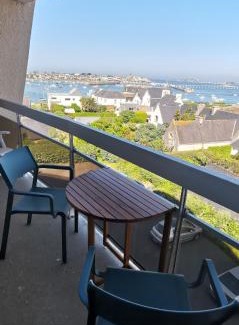 Roscoff Apartment | T1 vue mer roscoff et île de Batz, 2 min à pied de la plage,