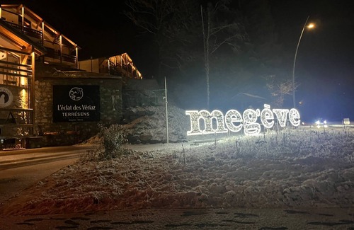 Megeve Apartment | T2 apartment in 4-star luxury hotel residence with swimming pool.