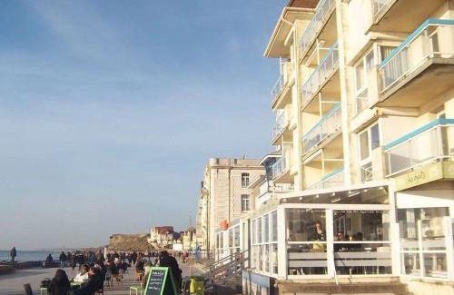 Wimereux Apartment | T2 Cabine avec Balcon et WIFI sur la Digue de Wimereux - FR-1-675-39