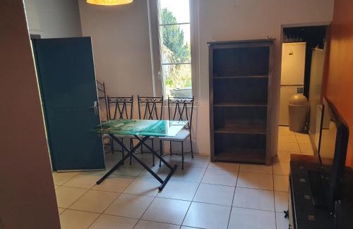 Blois Apartment | T2 COMPLET BLOIS Centre 38 M2-Parking et linge inclus