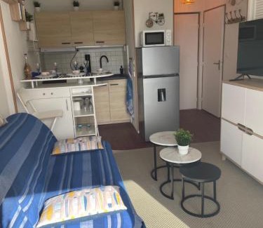 Lacanau-Ocean Apartment | T2 DIRECT PLAGE LACANAU OCEAN 2 PISCINES PARKING TERRASSE 9m2