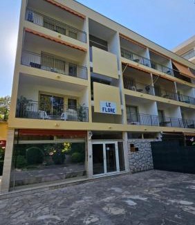 Greoux-les-Bains Apartment | T2 meublé L'Escale Provençale