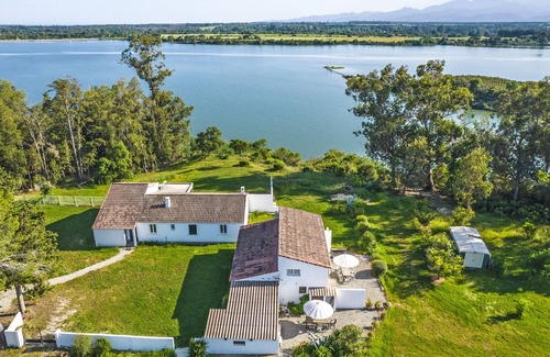 Aleria Apartment | T2, Pleine Nature, lakeside, large garden, Beaches within 7 km, Air-conditioned, WiFi