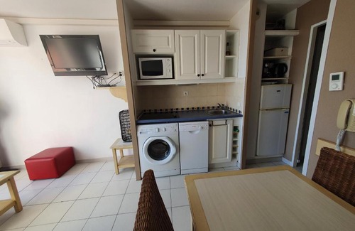 Giens Apartment | T2 vue mer 50m de la plage à Giens (83)