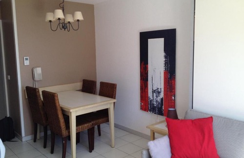 Giens Apartment | T2 vue mer 50m de la plage à Giens (83)