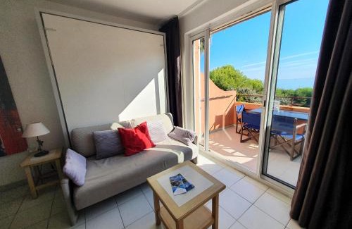 Giens Apartment | T2 vue mer 50m de la plage à Giens (83)