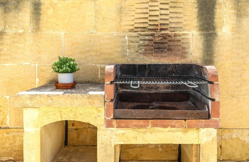 Marsalforn Villa | Ta Lucija 2 bedroom Villa with private pool