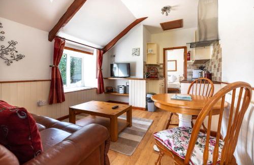 Fivelanes House | Ta Mill Cottages & Lodges - Smithy Cottage