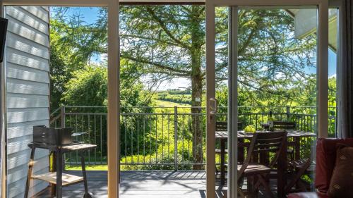 Fivelanes Ski Chalet | Ta Mill Cottages & Lodges - Meadowview Chalet 2