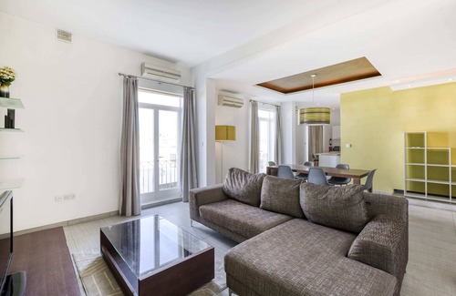 Ta' Xbiex Apartment | Ta Xbiex Suite-hosted by Sweetstay