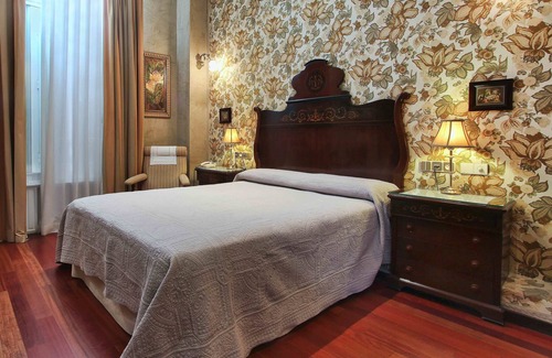 El Arenal Hotel | Taberna del Alabardero