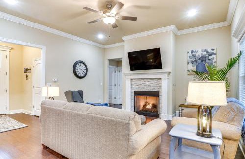 Holiday Island House | Table Rock Lake Retreat Walk to Shore!