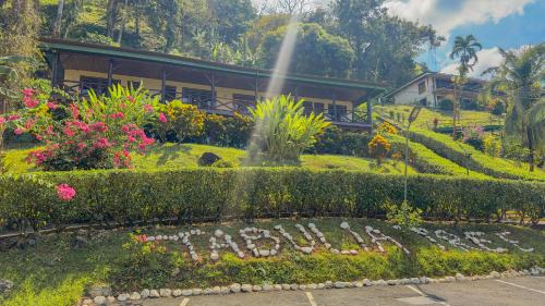 Manuel Antonio Hotel | Tabulia Tree Hotel and Villas