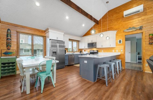 Sandbridge House | Tackle Box