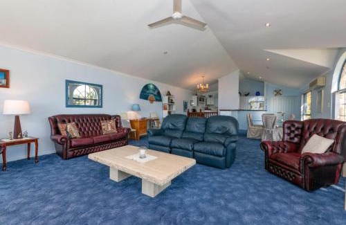Fingal Bay House | Tah Villa 1 68 Marine Drive