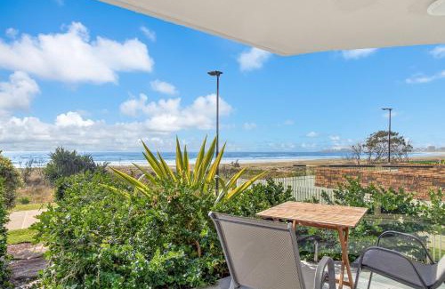 Bilinga Apartment | Tahnee Court Unit 3