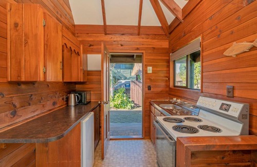 Tairua House | Tairua Waterfront Villa 6 - Tairua Holiday Studio Unit