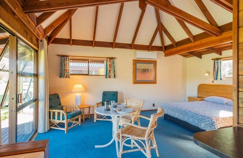 Tairua House | Tairua Waterfront Villa 6 - Tairua Holiday Studio Unit