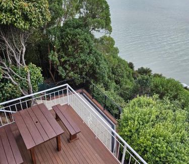 Akaroa House | Takamatua Holiday Home