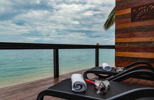 Takitumu District House | Take-A-Break Islander on the Beach Villa - Vaimaanga