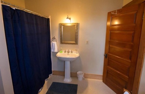 Dufur House | Take An Amazing Trip! Comes with FREE Parking, Close to Columbia River Gorge!