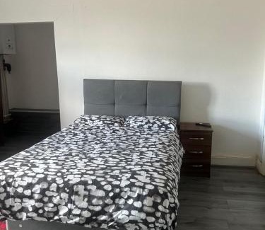 Smethwick Apartment | Talbot Guest House