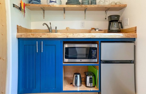 Talkeetna Cabin | Talkeetna Wilderness Lodge - Luxury King Cabin 9