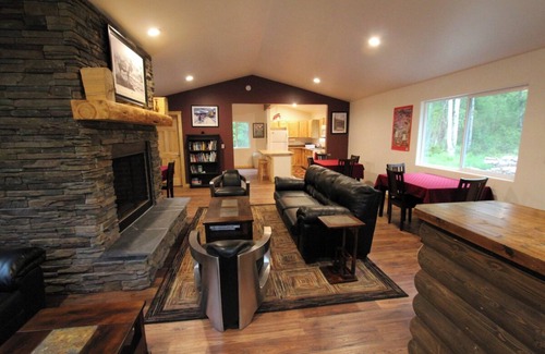 Talkeetna Cabin | Talkeetna Wilderness Lodge - Cabin with Two Rooms