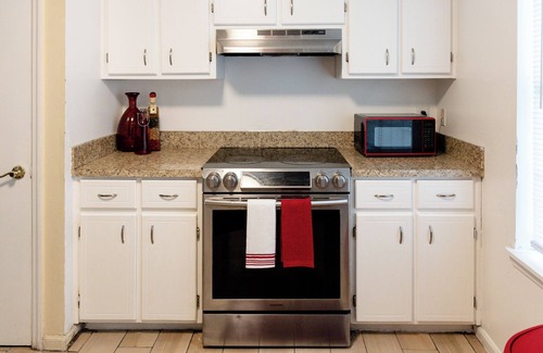 Tallahassee House | Tallahassee Gem: Cozy, Cute & Convenient
