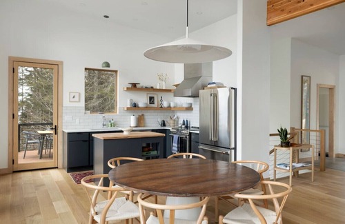 Lutsen Apartment | Tallens Stuga Luxury Cabin of the Pines