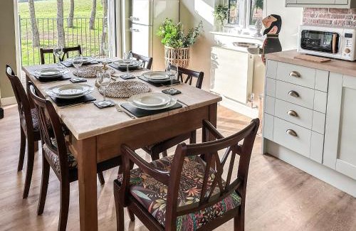 Tiverton House | Talltrees - Uk42842