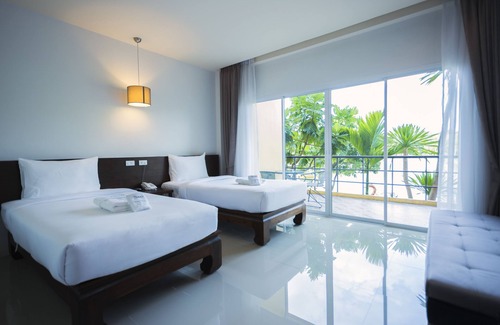 Phra Phrom Hotel | Tamali Hotel