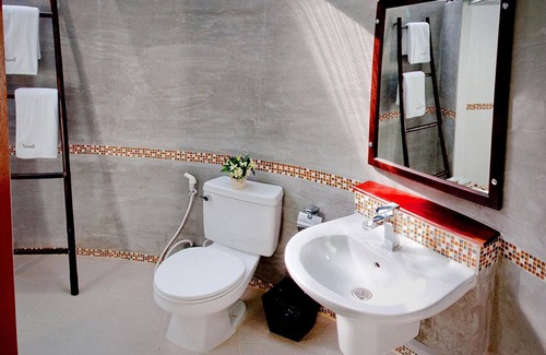 Phra Phrom Hotel | Tamali Hotel