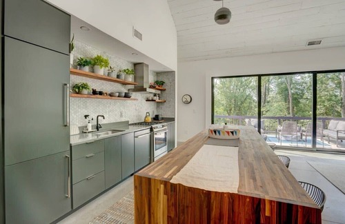 Beach Lake House | Tamarack House - Chic Modern near Narrowsburg