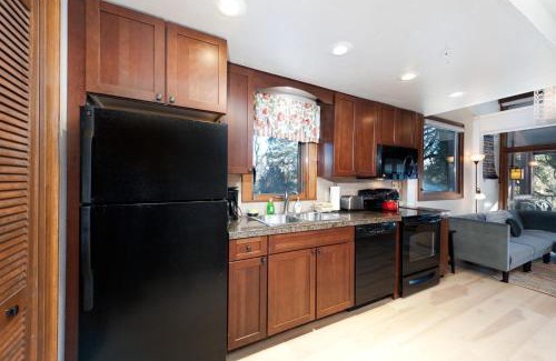 Purgatory House | Tamarron Gambel Oak 761