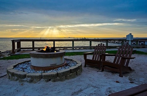 Ruskin Apartment | Tampa Bay Beach Getaway and Resort