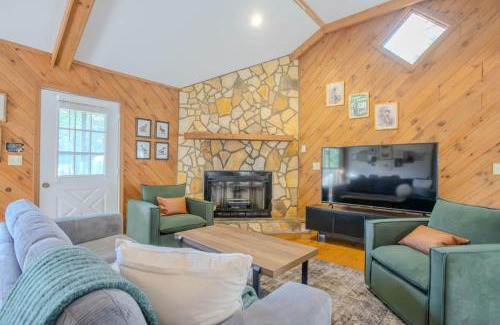 Blairsville House | Tanager - Romantic Cabin, Porch, Mountain View