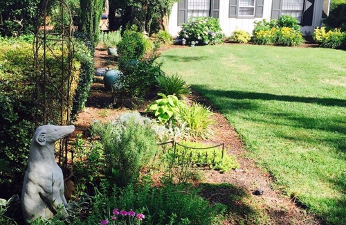 Southern Pines Apartment | Tanglewood Farm B&B - Tally Ho Suite 1 BR/1BA Private Apartment on Horse Farm