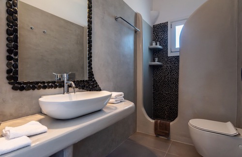 Apollonia House | Tania Milos