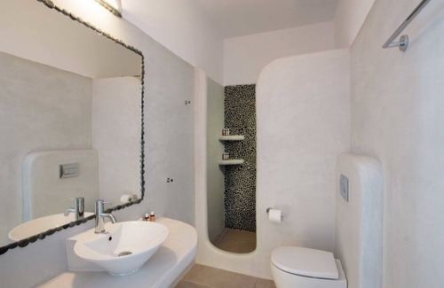 Apollonia House | Tania Milos