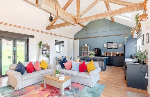 Kingswood House | Tank Barn
