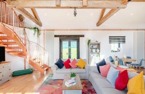 Kingswood House | Tank Barn