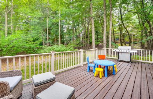 Tannersville House | Tannersville Resort Home with Deck and Gas Grill!