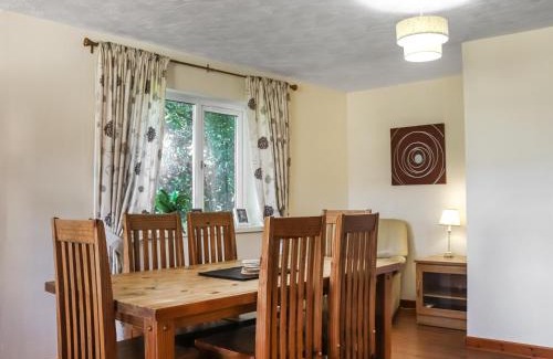 Llandwrog House | Tanydderwen