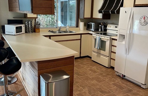 Regional District of Nanaimo House | Tap Inn Guest House - Sea to Green