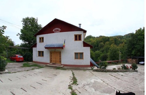 Mera House | Tara - in the middle of the forest: Unit 7
