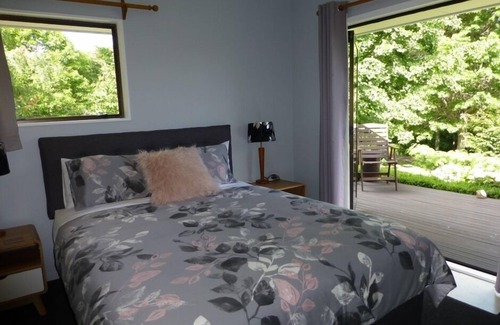 Aongatete Other | Tasteful spacious private garden quest house